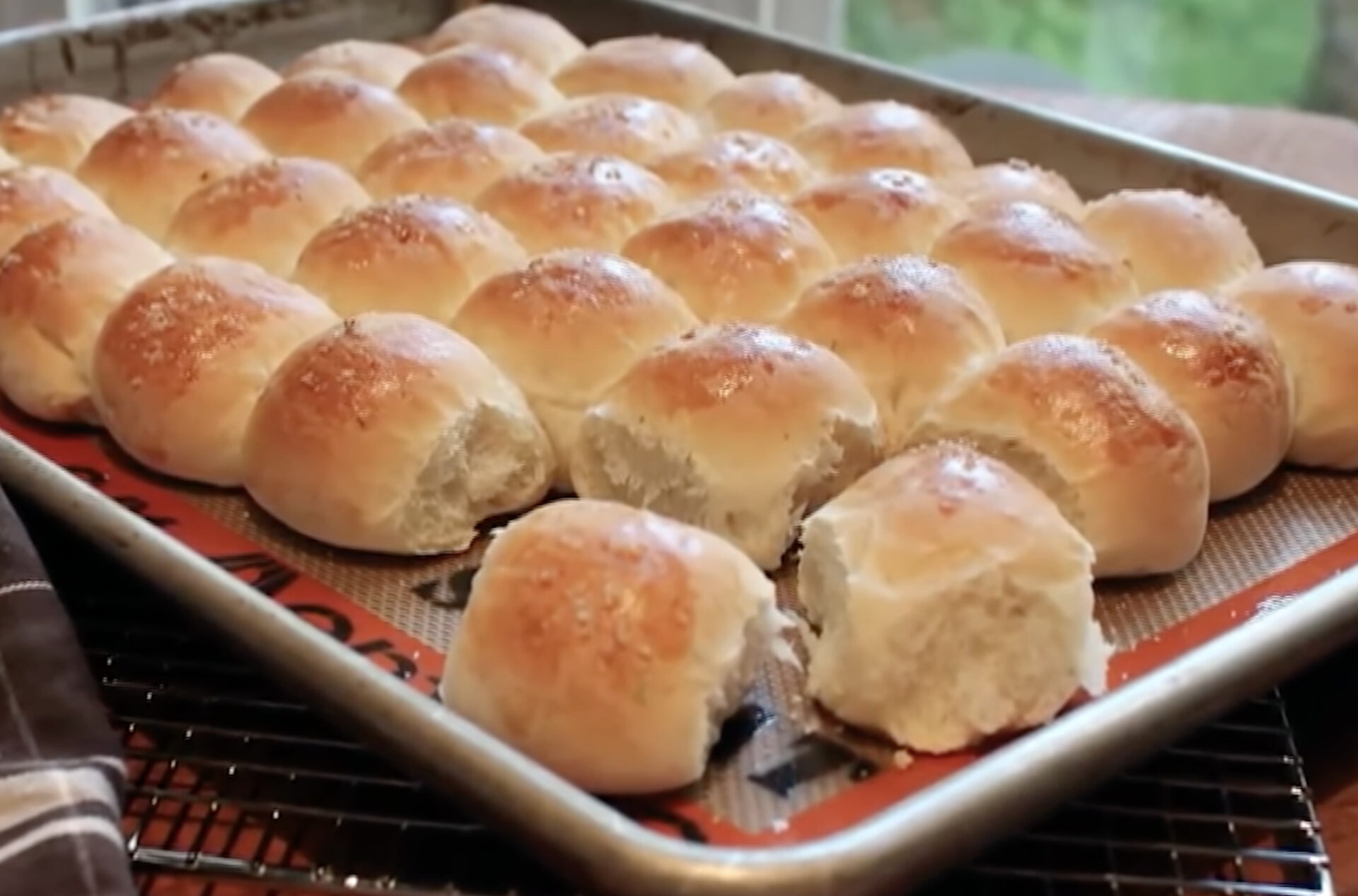 Rosemary & Honey Pull-Apart Dinner Rolls