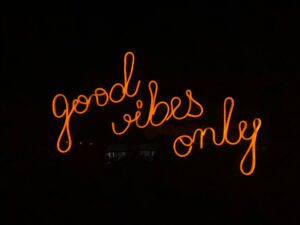 Good Vibes Only - The Smoking Chair - Motivation